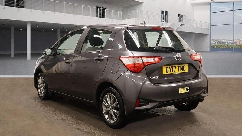 Usado Toyota Yaris 2017 Cinzento Citadino