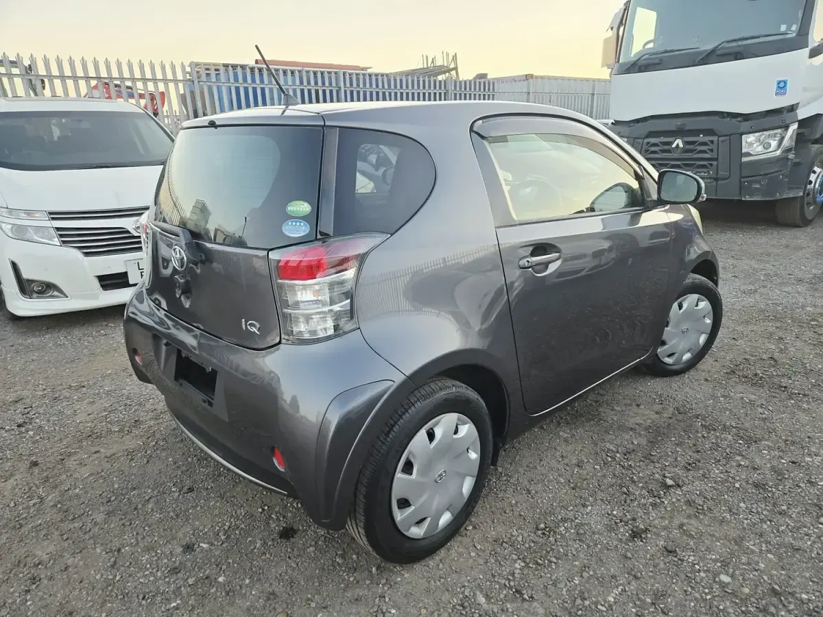 Used Toyota iQ 98 HP (72 kW) 2013 Grey Hatchback