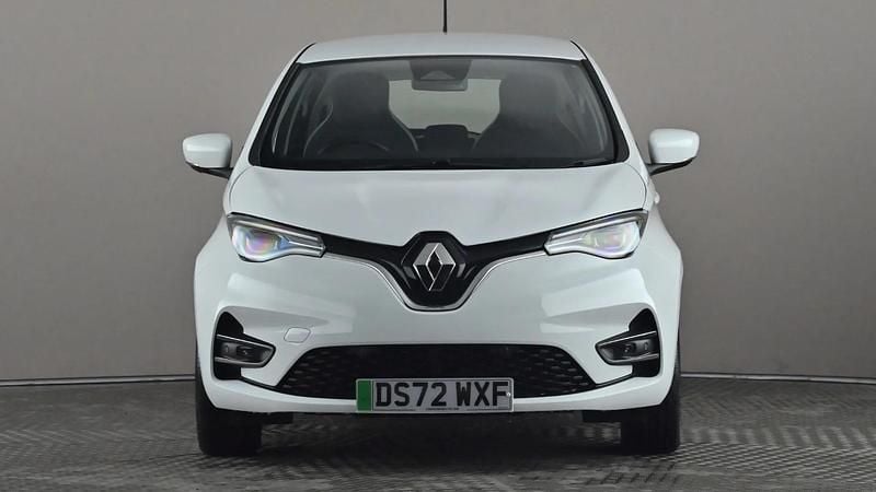 Used Renault Zoe SE 80 kW (110 HP) 2022 White Hatchback