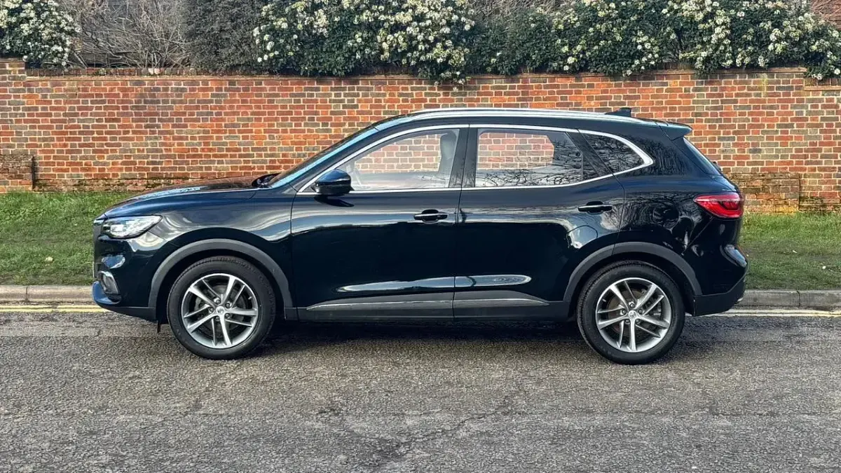 Used MG HS Exclusive 162 HP (119 kW) 2022 Black SUV