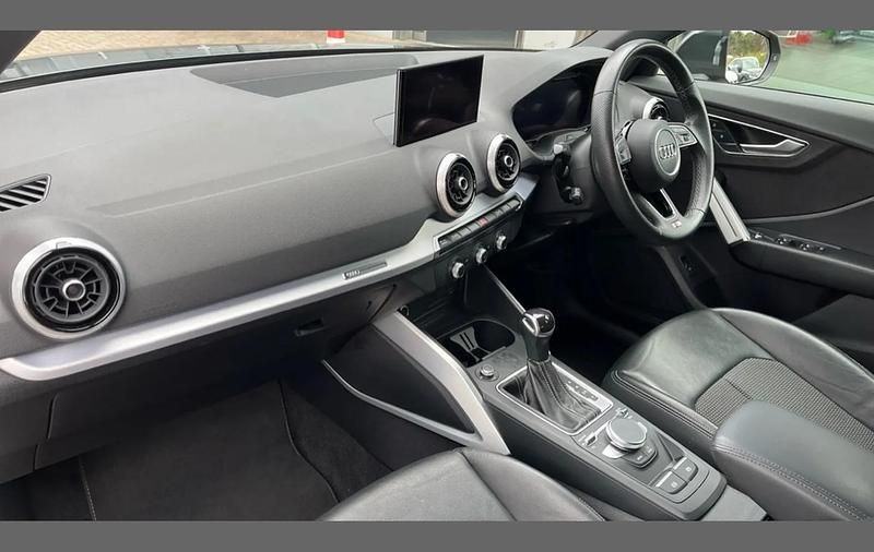 Used Audi Q2 S-Line 147 HP (108 kW) 2023 Grey SUV