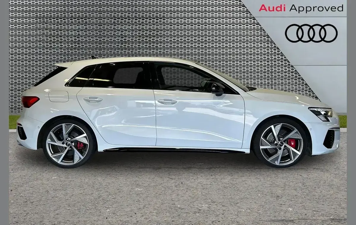 Used Audi S3 Sportback Advanced 310 HP (228 kW) 2021 White Hatchback