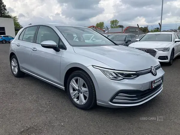 Used VW Golf VIII Life 115 HP (84 kW) 2023 Silver Hatchback