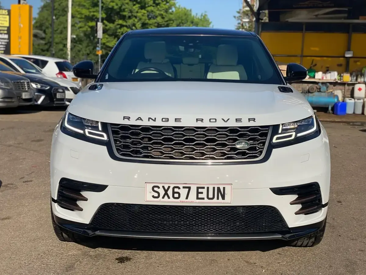 Used Land Rover Range Rover Velar R-Dynamic 236 HP (173 kW) 2018 White SUV