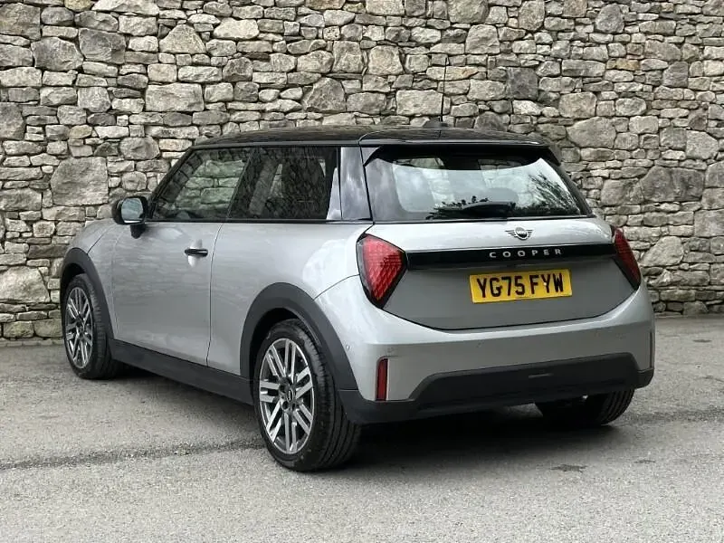 Used Mini Cooper Classic 113 kW (154 HP) 2025 Silver Hatchback