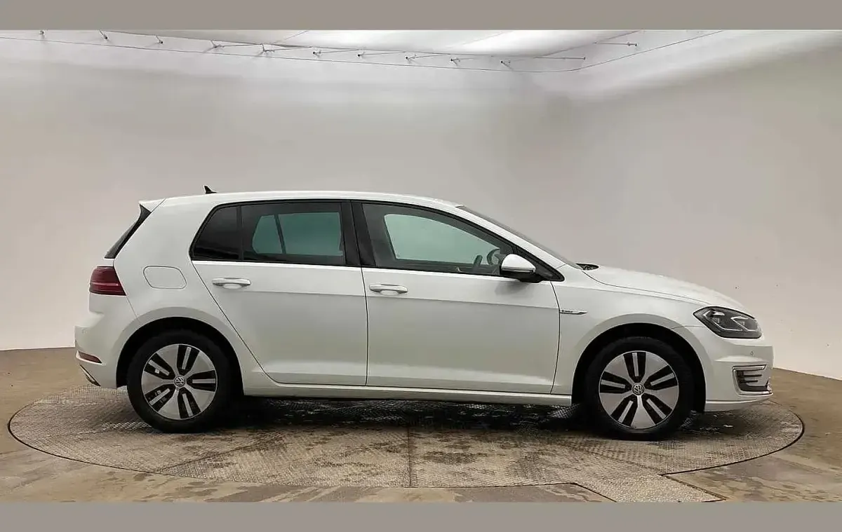 Used VW e-Golf 97 kW (132 HP) 2019 White Hatchback