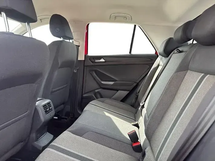 Used VW T-Roc SE 150 HP (110 kW) 2019 Red SUV