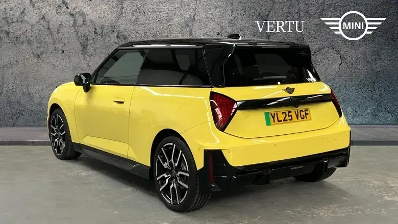 Used Mini Cooper Sport 135 kW (184 HP) 2025 Yellow Hatchback