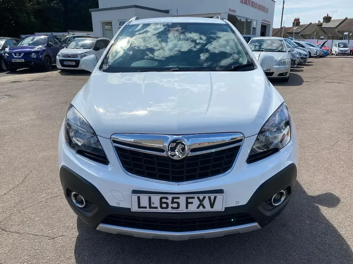 Used Vauxhall Mokka 115 HP (84 kW) 2015 White SUV