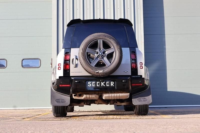 Used Land Rover Defender SE Dynamic 350 HP (257 kW) 2021 Silver Estate