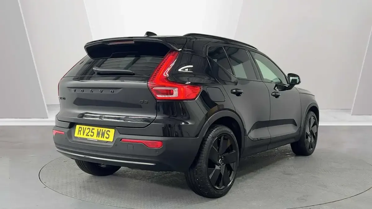 Used Volvo XC40 Plus 161 HP (118 kW) 2025 Black SUV