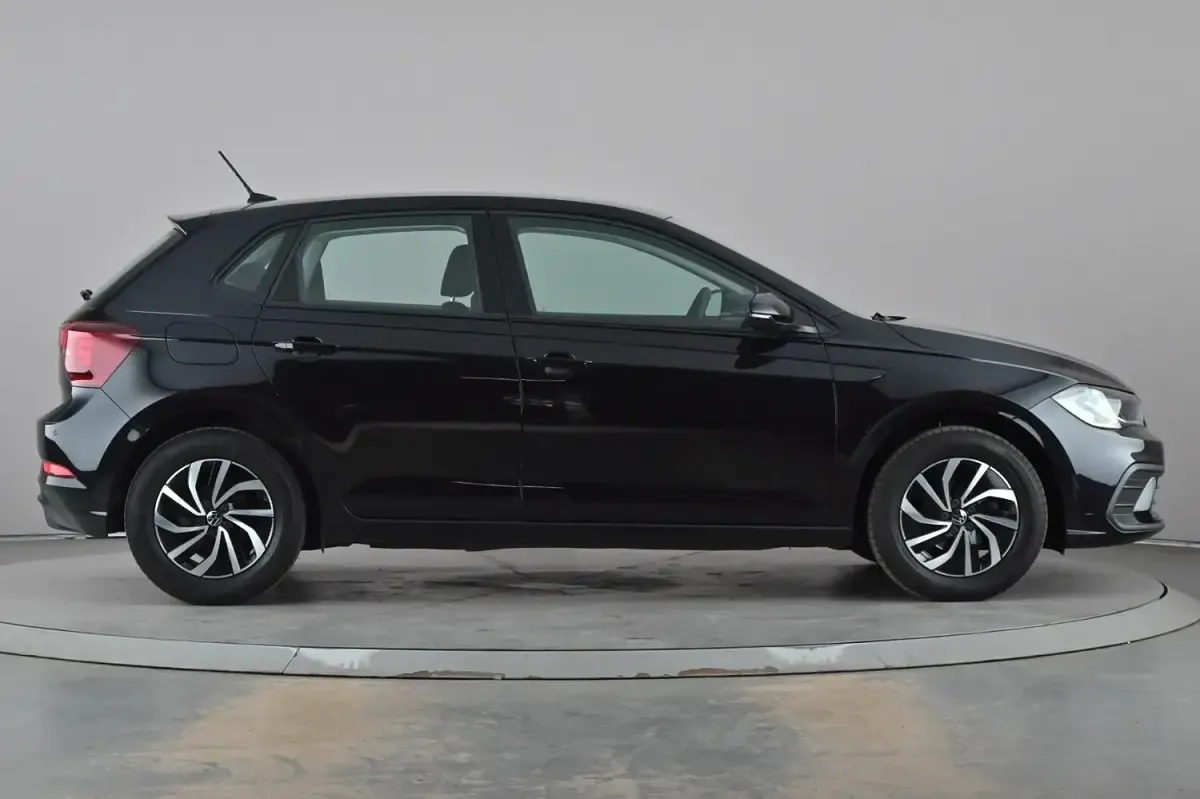 Used VW Polo Life 95 HP (69 kW) 2023 Black Hatchback