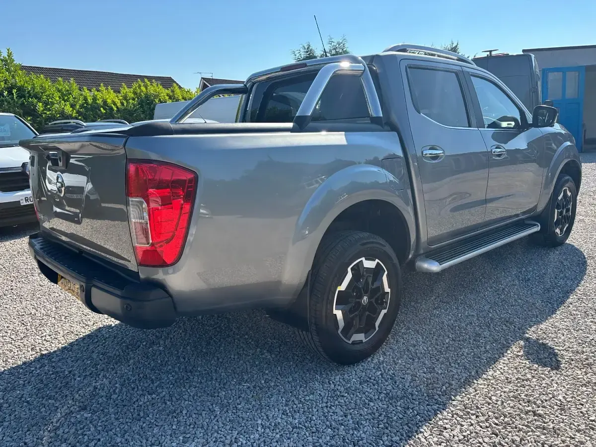 Used Nissan Navara Tekna 190 HP (139 kW) 2019 Grey Pickup