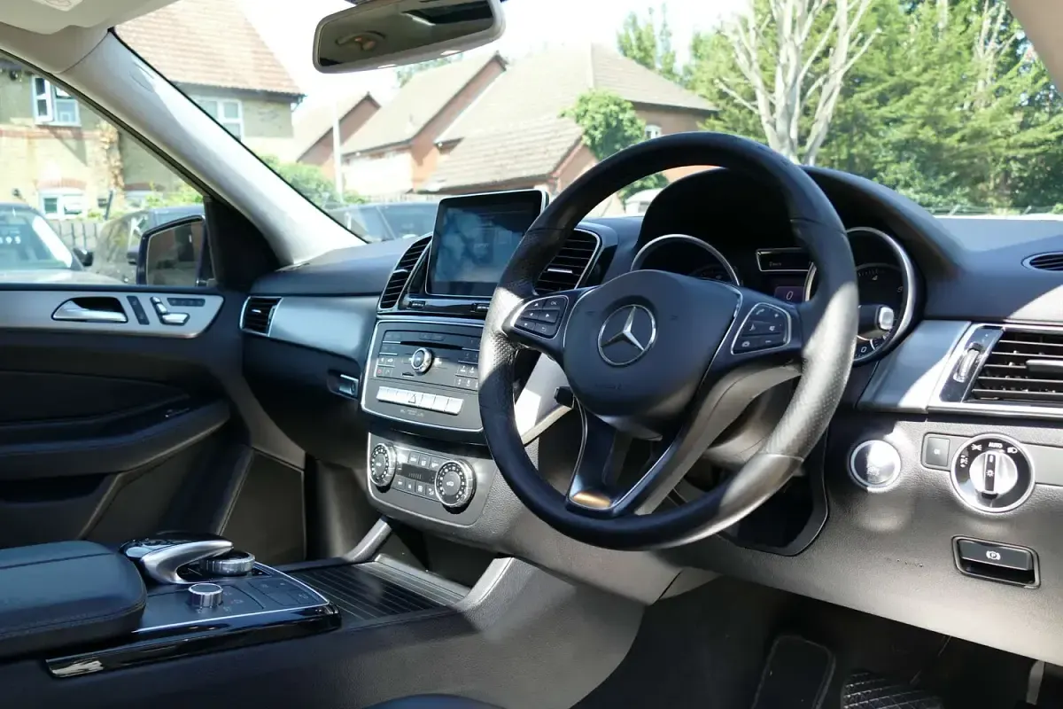 Used Mercedes GLE250 Premium 201 HP (147 kW) 2015 Blue SUV