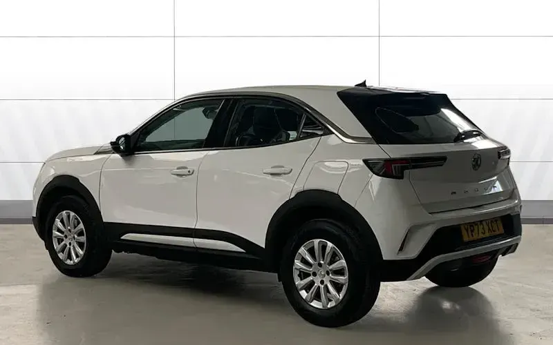 Used Vauxhall Mokka Design Edition 101 HP (74 kW) 2023 White SUV