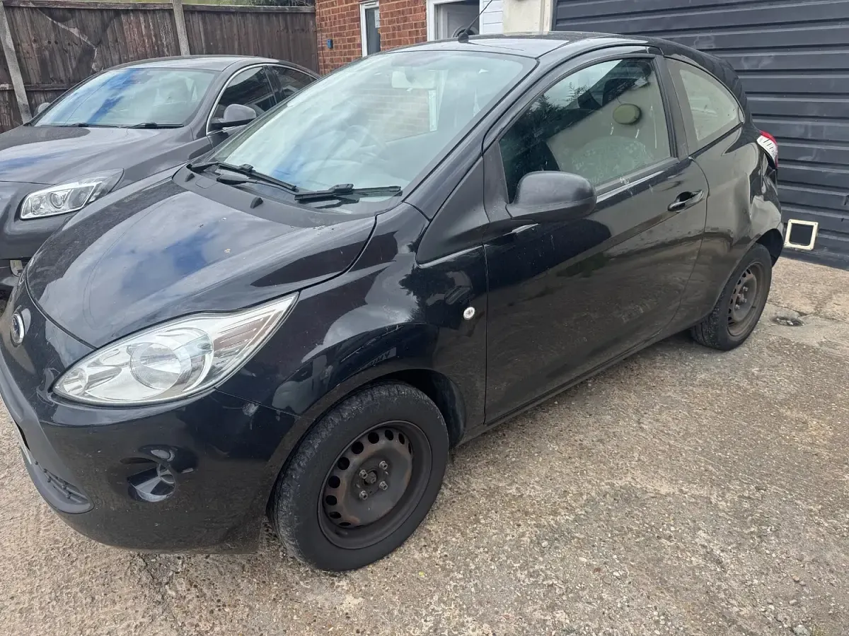Used Ford Ka 69 HP (50 kW) 2015 Black Hatchback
