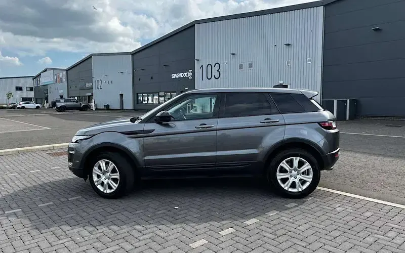 Used Land Rover Range Rover evoque SE 179 HP (131 kW) 2017 Hatchback