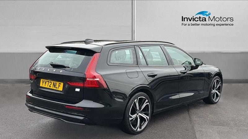 Used Volvo V60 Plus 350 HP (257 kW) 2022 Black Estate