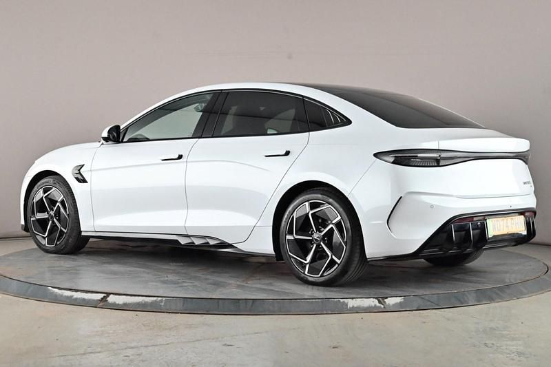 Used BYD Seal 389 kW (530 HP) 2025 White Sedan