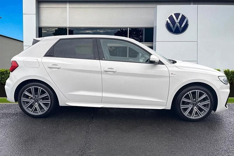 Used Audi A1 Sportback S-Line 150 HP (110 kW) 2023 White Hatchback