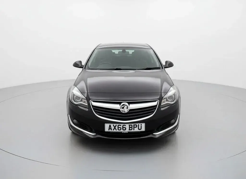 Used Vauxhall Insignia SRi 136 HP (100 kW) 2016 Black Hatchback