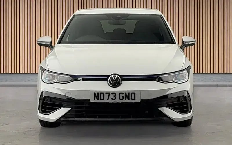 Used VW Golf VIII R 320 HP (235 kW) 2023 Pure white Hatchback