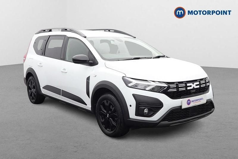 White Used 2023 Dacia Jogger Extreme MPV | £20,199 (Fair price) - Image 1/4