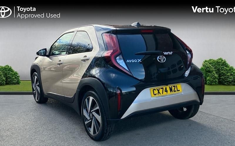 Used Toyota Aygo X 72 HP (52 kW) 2024 Beige SUV