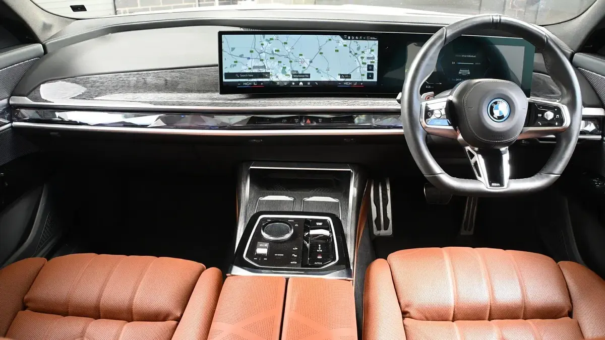 Used BMW i7 M Sport 330 kW (449 HP) 2024 White Sedan