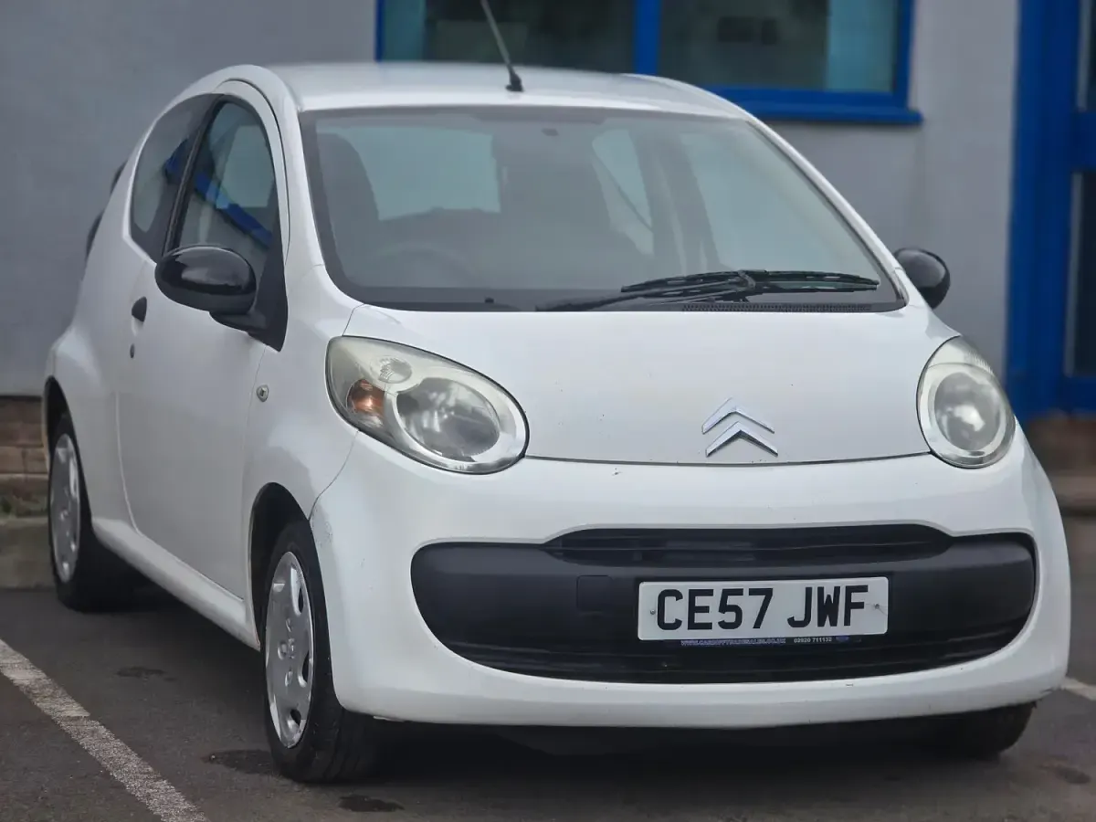 Used Citroën C1 68 HP (50 kW) 2007 White Hatchback