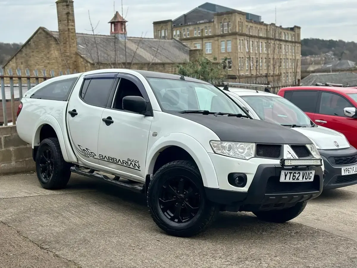 Used Mitsubishi L200 176 HP (129 kW) 2012 White Pickup