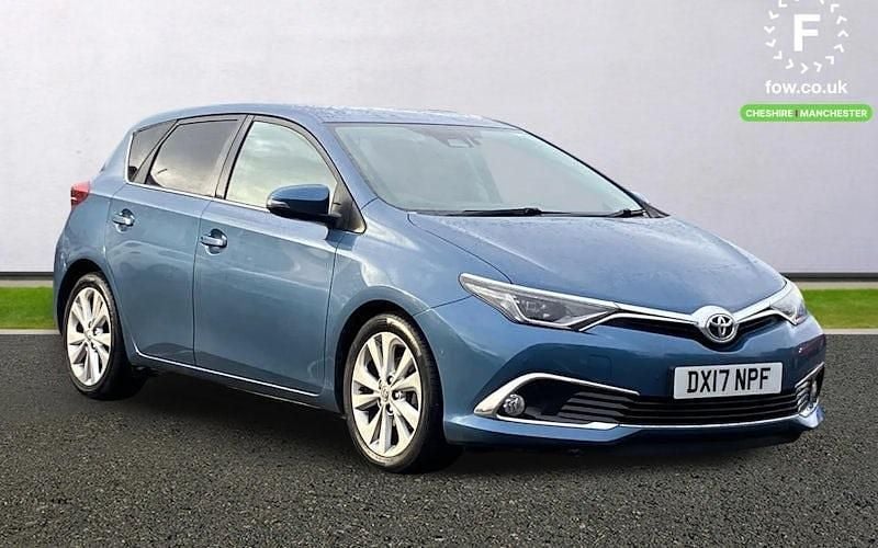 Used Toyota Auris 111 HP (81 kW) 2017 Blue Hatchback