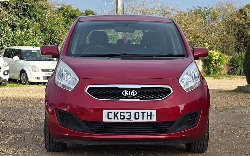 Used Kia Venga 125 HP (91 kW) 2013 Red Hatchback