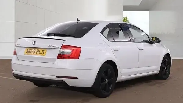 Used Skoda Octavia SE Technology 150 HP (110 kW) 2019 White Hatchback