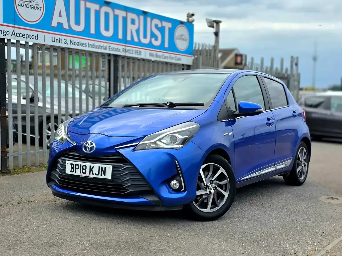 Used Toyota Yaris Hybrid 2018 Blue Hatchback
