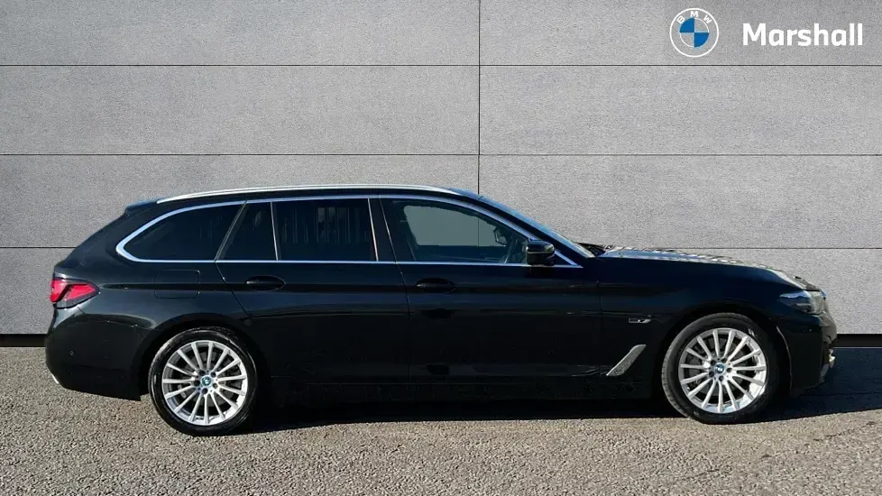Used BMW 530e Comfort Edition 288 HP (211 kW) 2023 Black Estate