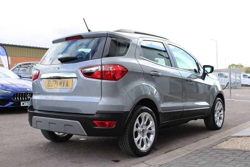 Usado Ford Ecosport Titanium 125 HP (91 kW) 2021 Prateado SUV