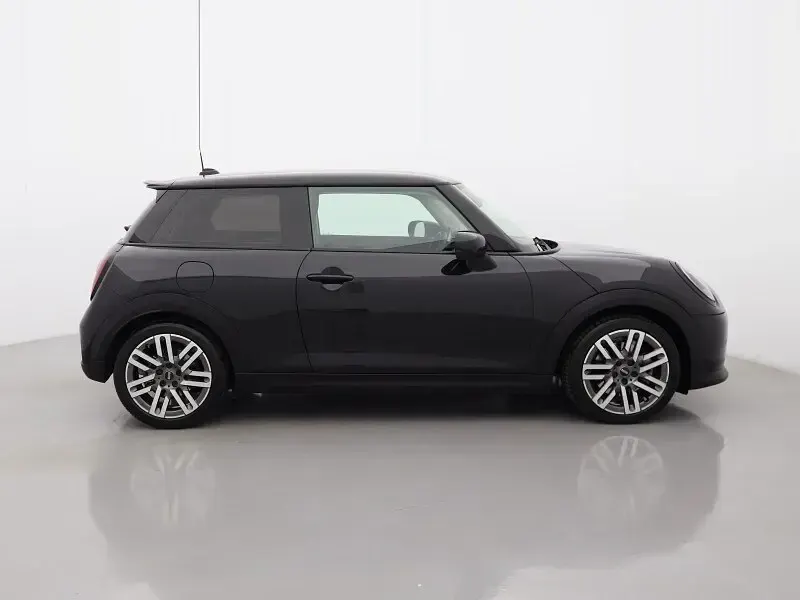 Used Mini Cooper S Classic 201 HP (147 kW) 2025 Black Hatchback