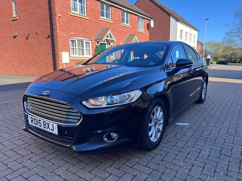 Used Ford Mondeo Zetec 115 HP (84 kW) 2015 Black Hatchback