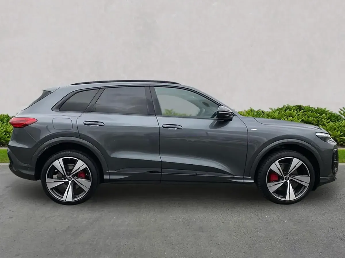 Usado Audi Q5 Advanced 204 CV (150 kW) 2025 Gris SUV