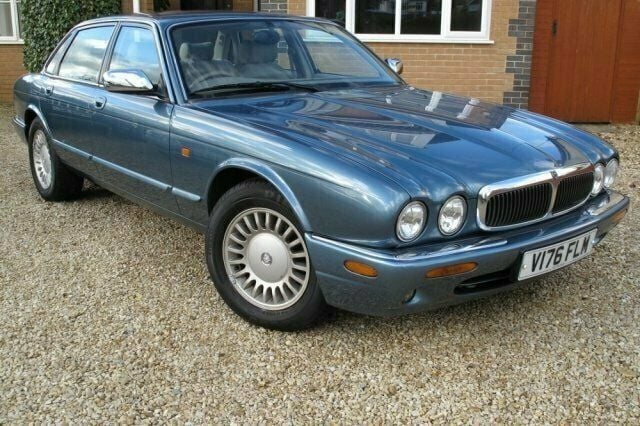 Used Jaguar XJ8 240 HP (176 kW) 1999 Sedan
