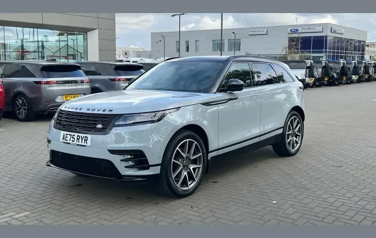 Used Land Rover Range Rover Velar Autobiography 204 HP (150 kW) 2025 Arroios grey SUV