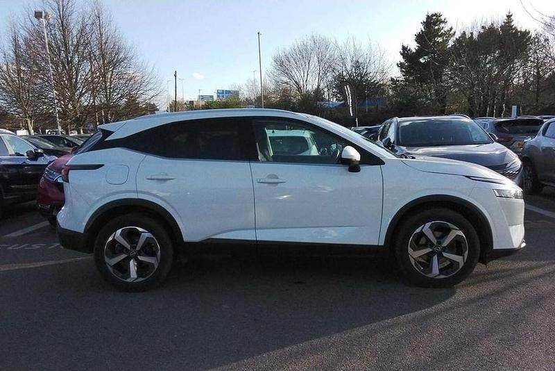 Used Nissan Qashqai N-Connecta 138 HP (101 kW) 2022 White SUV