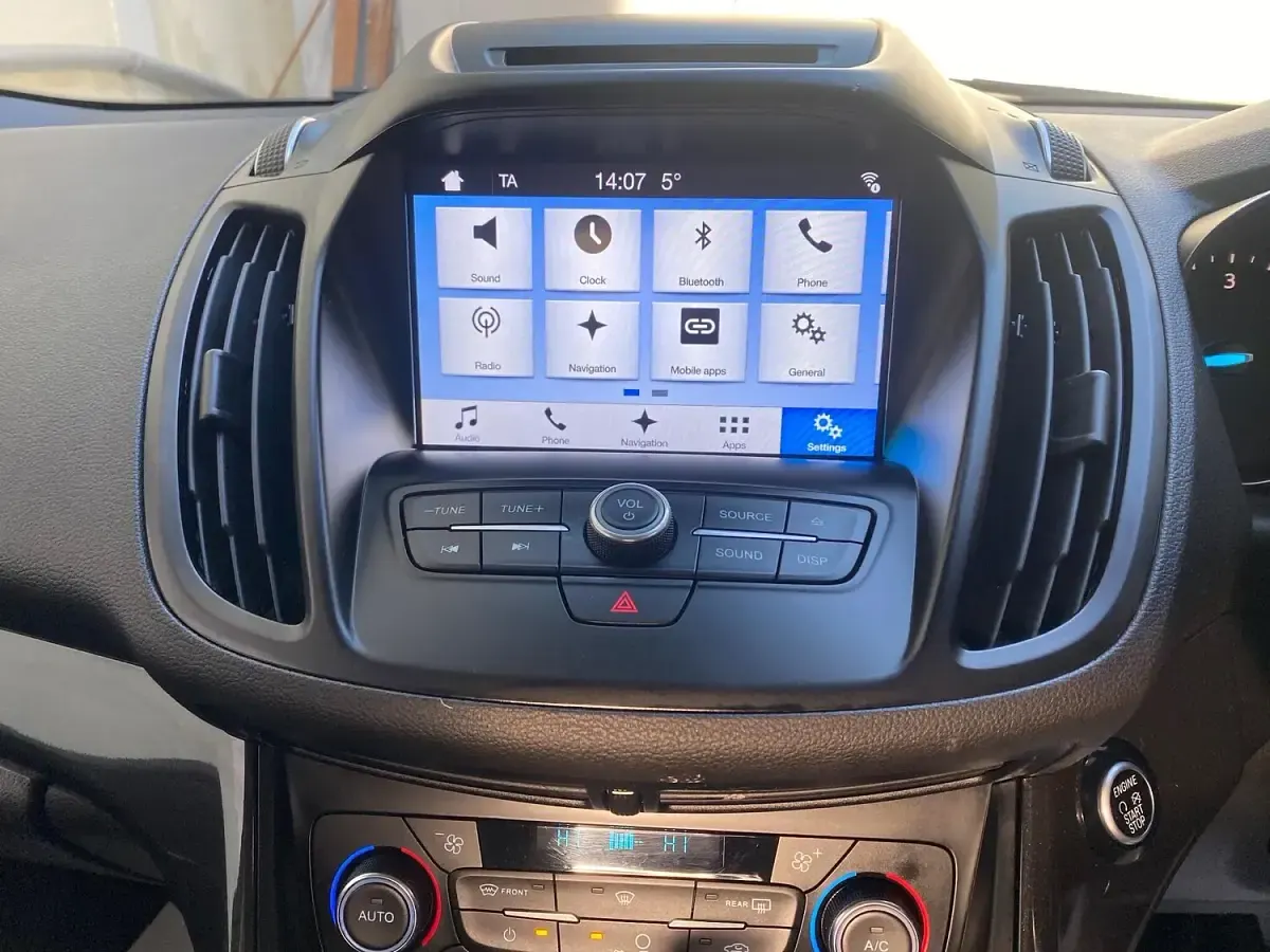 Used Ford Kuga Titanium 150 HP (110 kW) 2017 Green SUV