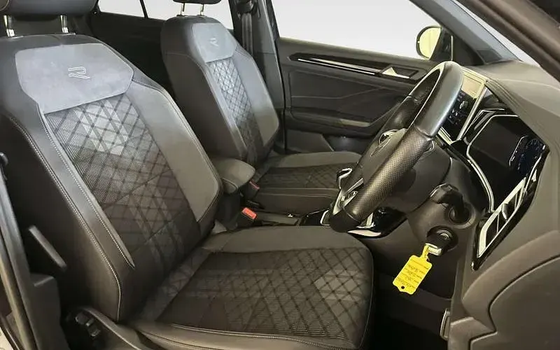 Used VW T-Roc R-line 150 HP (110 kW) 2022 Black SUV