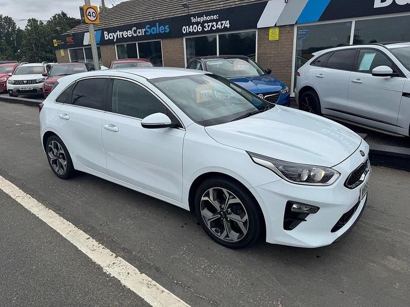 White Used 2018 Kia Ceed 2 Hatchback | £8,995 (Fair price) - Image 1/4