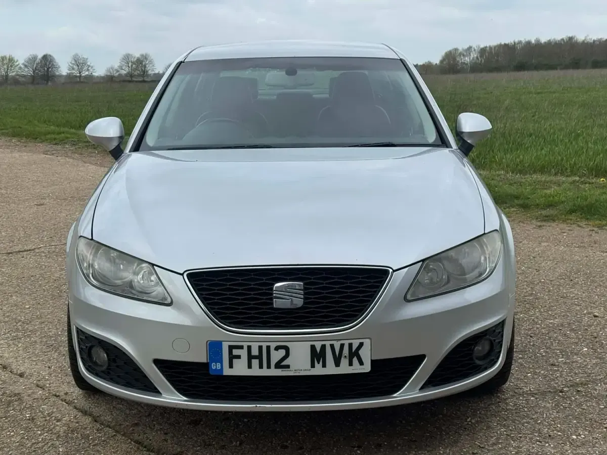 Używany Seat Exeo SE 143 KM (105 kW) 2012 Srebrny Sedan/Limuzyna