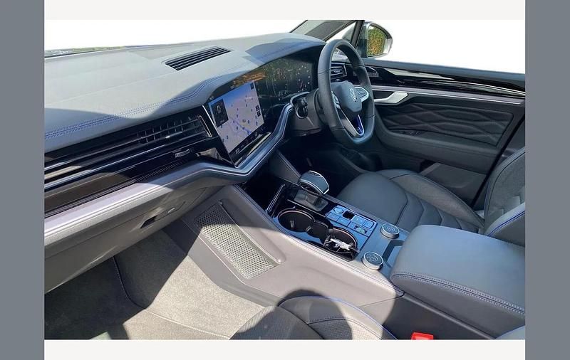 Used VW Touareg R 462 HP (339 kW) 2025 Black SUV