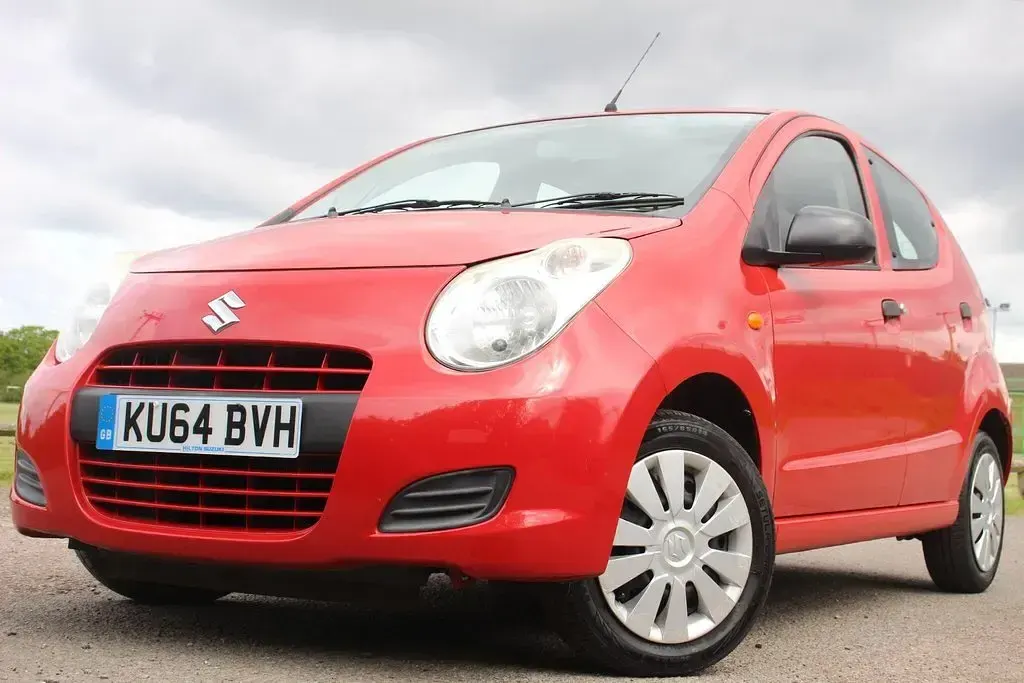 Used Suzuki Alto 68 HP (50 kW) 2014 Red Hatchback