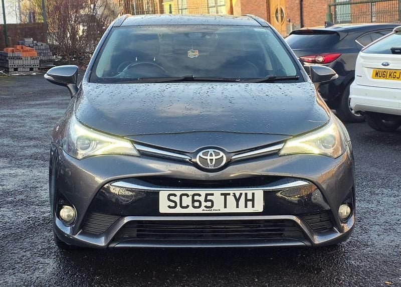 Used Toyota Avensis Business Edition 2015 Grey Estate